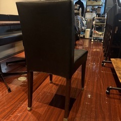 レストランの椅子の画像