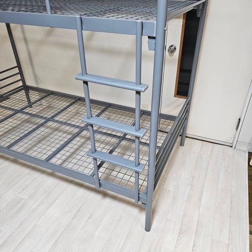 IKEA SVARTA スヴェルタ　二段ベットフレーム 