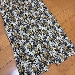 オシャレスカートとピンクのパンツの画像