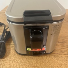 象印 電気フライヤー EFK-A10G あげあげ　通電確認済み 美品の画像