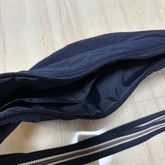 ユニクロ（UNIQLO）ラウンドミニショルダーバッグの画像