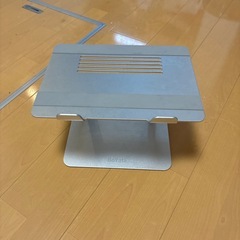 ノートパソコンスタンドの画像