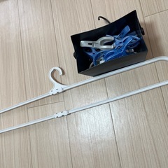 洗濯物干し、洗濯バサミ、洗濯かごの画像