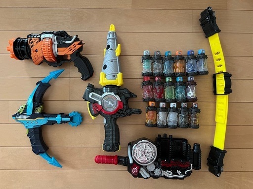 仮面ライダービルド ビルドドライバー フルボトル16本 武器セット 大量まとめ売り