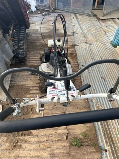 あぜ草刈り機