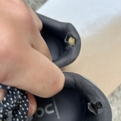 【格安/まとめ割あり】On クラウドモンスター（24.5cm）かかと破れありの画像