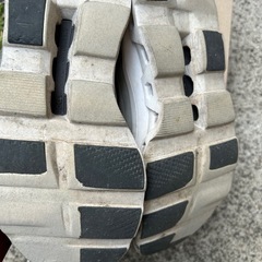 【格安/まとめ割あり】On クラウドモンスター（24.5cm）かかと破れありの画像