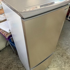 SJ-D17FJ-N シャープ 167L 2ドア冷蔵庫 ゴールド系の画像