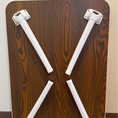 折りたたみ式テーブル の画像