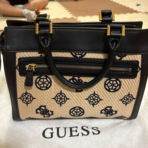 ☆ GUESS  バック