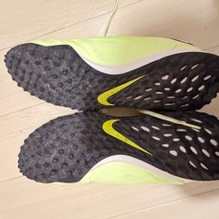 ナイキフットサルシューズ
の画像