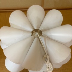 イケア　IKEA クナッパ　KNAPPA ペンダントランプ　照明　リビングやダイニングや子供部屋に！　おしゃれ　北欧風　ソファとセットで値引きします！の画像