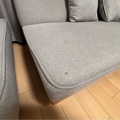 【無料・3/7土曜日取引希望】2人掛けソファの画像