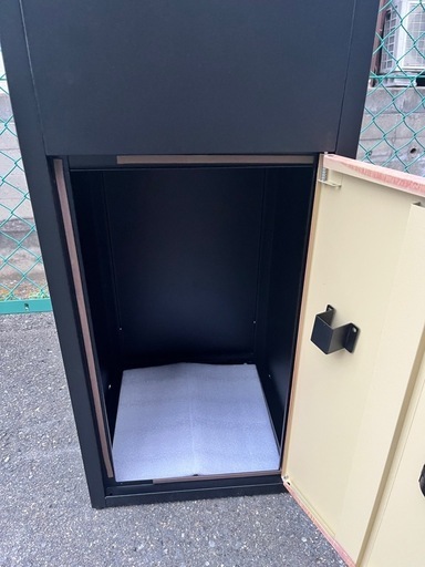 使用期間1週間！　宅配ボックス　取扱説明書や残ったビスあり