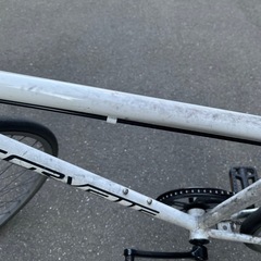 【取引:3/13以降】クロスバイク（鍵・ライト付き）傷ありの画像