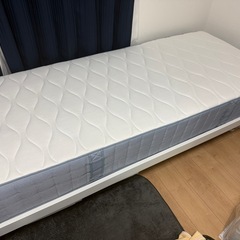 【2024年購入】【美品】 IKEA シングルベッド VAGSTRANDAかため+ VEVELSTADフレームの画像