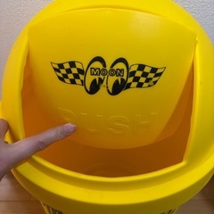 MOONEYES ダストボックス ゴミ箱 35Lの画像