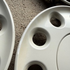 ダイハツ　ミラココア　14インチ　ホイールキャップ　4枚　ホワイトの画像