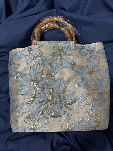 ハンドルトートバッグ  花柄　新品