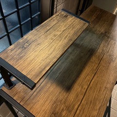 パソコンデスクの画像