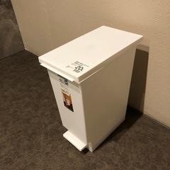 消臭スリムペダルペール(20L ホワイト) ニトリ の画像