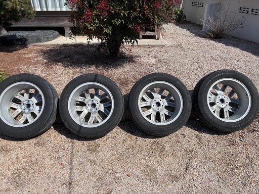 VW  ティグアン　純正ホイールタイヤ