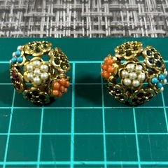 7色使った可愛いイヤリングの画像