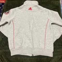 adidasの画像