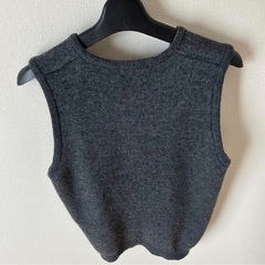 春ベスト　セーターの画像