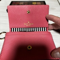 ケイトスペード キーリング付き財布パスケースの画像