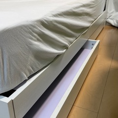 再販美品🛏️セミダブルベット、マットレス付の画像
