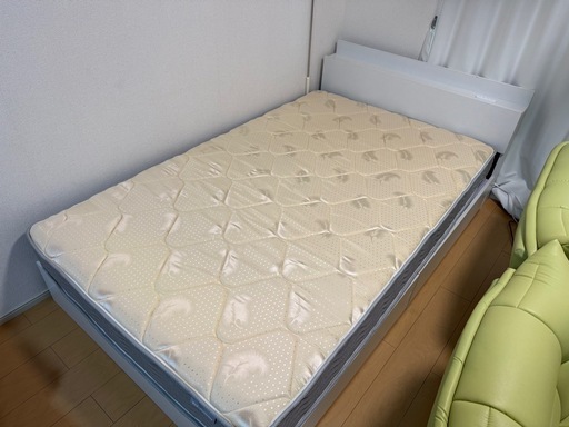 再販美品?️セミダブルベット、マットレス付