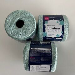 DAISO ルミナス 光沢糸   新品　ポリエステル パールグリーン系　新品 3玉  の画像