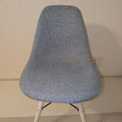 イームズチェアの画像