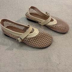 レディース メッシュシューズストラップ付き フラットシューズの画像