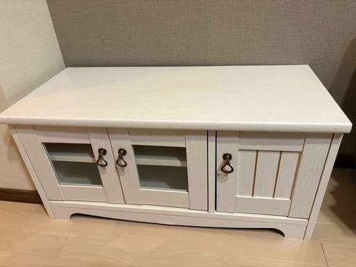 【美品】　テレビ台 フレンチ アンティーク ホワイト 白 完成品 木製ローボード 白家具 テレビボード 姫系 ロココ カントリー家具 猫脚 一人暮らし LOWYA ニトリ 飛騨産業