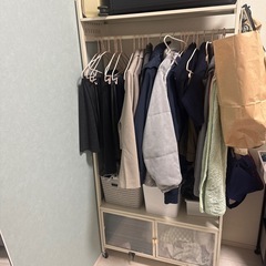 衣類収納ラックの画像