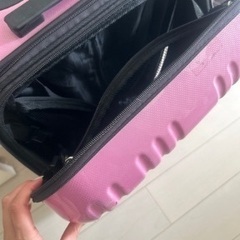 キャリーケース　ピンクの画像