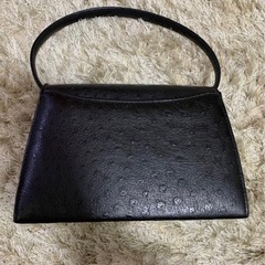 レザー　ショルダーバッグ　ハンドバック　ブラックの画像