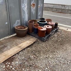 ブロック、飛び石、鉢、植木鉢、メダカ鉢の画像