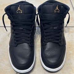 NIKEエアジョーダン1 ブラック＆ゴールドの画像