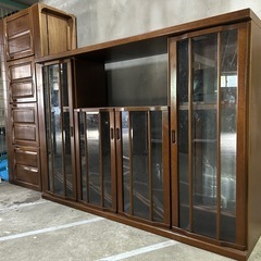 大きな茶箪笥
の画像