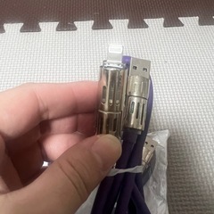 SNSで大人気の4in1充電ケーブル✨新品未使用の画像