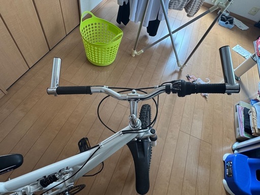 自転車　ディスクブレーキ　サスペンション