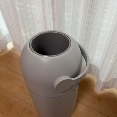 紙おむつ用ゴミ箱の画像