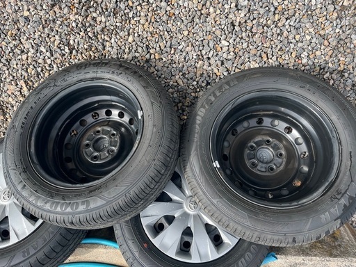 80ノアヴォクシー　195/65R15  2026年製