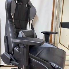 ゲーミングチェア　AKRACING の画像