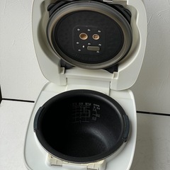 タイガー　炊飯器　パンダカラーの画像