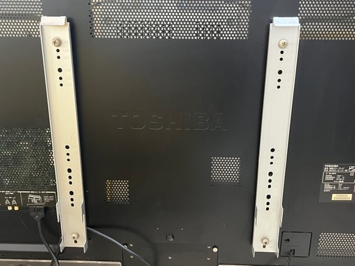 東芝 壁掛け 薄型　テレビ 46型 チューナー付き