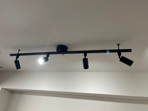 (美品)ライトレール(1.5m) LEDスポットライト4コセット